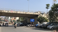 Hà Nội: Cần sớm “trảm” các điểm gửi xe dưới gầm cầu 